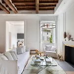 Casa Luce, A Burghesius