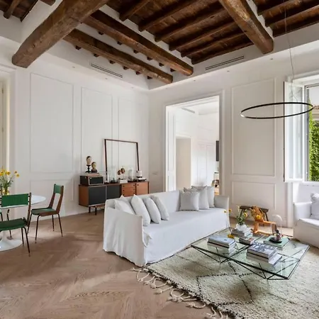 Casa Luce, A Burghesius روما